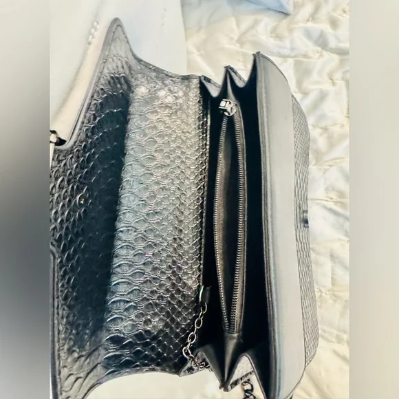 Black Croc Embossed Textured Shoulder Bag with Chain Detail‎ - Picture 12 of 15